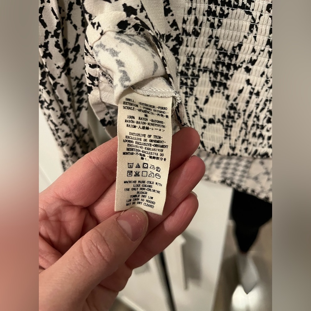 LEAVING CLOSET!Accepting almost any offer! WORN ONCE - FREE PEOPLE PATTERNED TOP - Picture 5 of 9